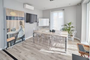 Diferencias entre aulas blancas y equipadas en Madrid